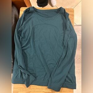 Women’s lulu long sleeve shirt